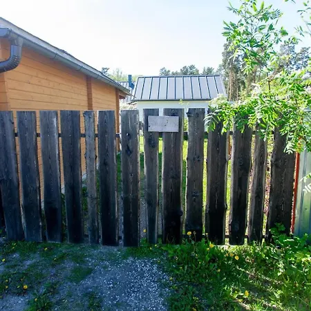 Lihtne Ja Hubane Saunamaja Paralepas